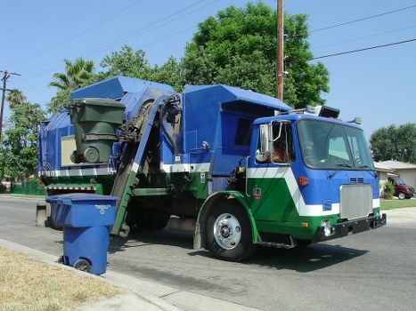 Eco-friendly home clearance practices in Lee